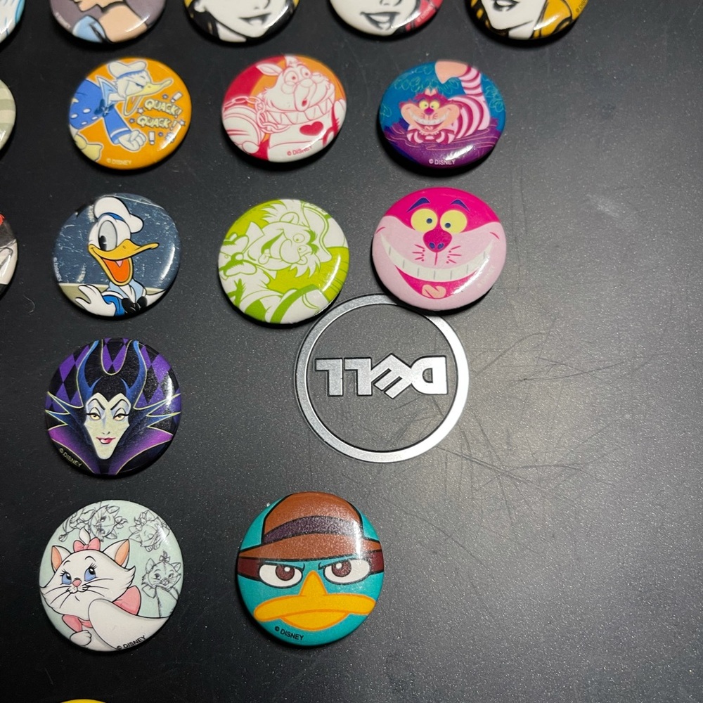 Disney Pins - Picture 2 of 4